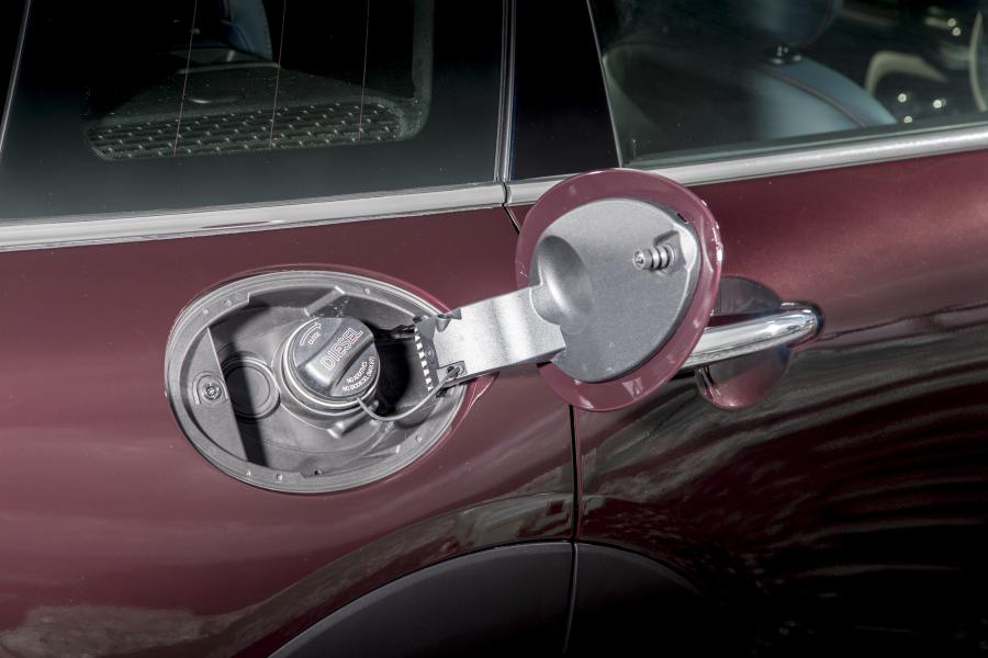  Mini Cooper D Clubman 2015 года  (UK) (фото 95 из 127)